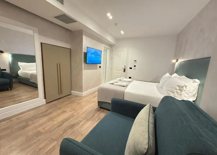 The Queen\'S Lion Premium Hotel