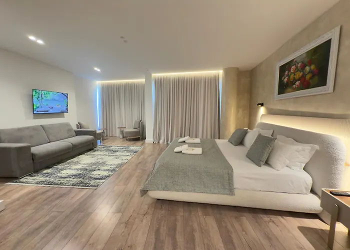 The Queen\'S Lion Premium Hotel