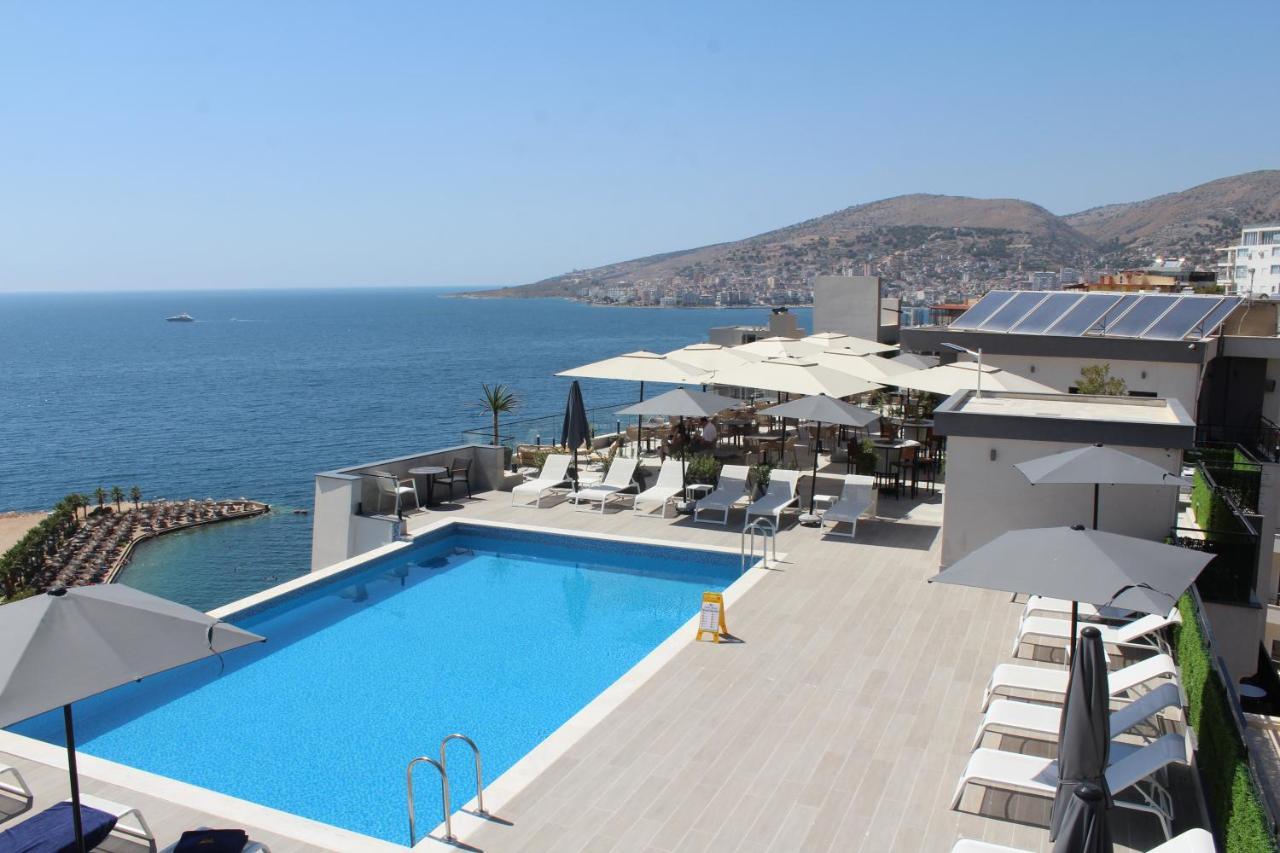The Queen's Lion Premium * Saranda
